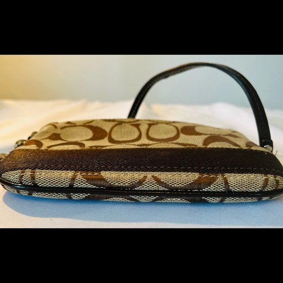 Couch wristlet - Picture 3 of 6